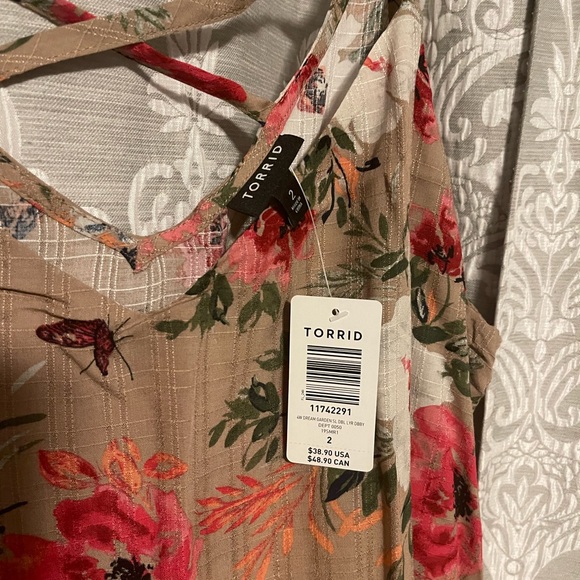 New floral Torrid top 2x - Picture 2 of 4
